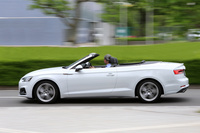 通常時におけるフルタイム4WDの駆動力配分は、前：後ろ＝40：60とやや後ろ寄り。状況に応じて、70：30から15：85の間で可変制御される。