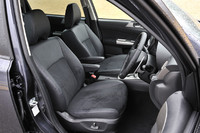 2.5リッターモデルは全車CVTで、シフトパドル付き。ダイヤルで走行モードが選べるSI-DRIVEも標準で備わる。