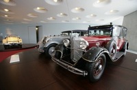 1935年の「グローサー・メルセデス」。展示車は、かつて我が国の皇室が御料車として使っていたもの。