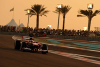 予選Q2敗退からレースで挽回。フェラーリのフェルナンド・アロンソは中盤から猛チャージをかけ、抜きにくいヤス・マリーナでオーバーテイクを見せて5位入賞。ピットロード出口でジャン＝エリック・ベルニュのトロロッソと交錯しそうになったがコースの外に飛び出し接触をよけ、これで審議対象となったが結局ペナルティも免れた。リタイアしたキミ・ライコネンに34点差をつけ、ドライバーズランキング2位の座を守っている。（Photo=Ferrari）