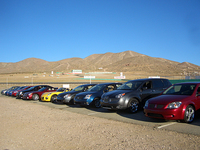 合計130台の大集合！　試乗の順番は「First come, First serve」（早い者勝ち）。ガンガン乗り放題だが、そのうち疲れてきて……。