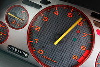 ノーマルより高精度に組まれた3.2リッターV6ユニットの吹けあがりは、豪快そのものだ。