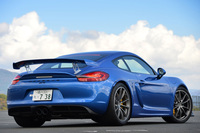 「GT4」はサーキット走行を想定した「ケイマン」の高性能モデル。2015年3月のジュネーブショーで世界初公開された。