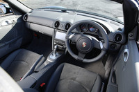 内装色は、標準の4色に加え、6種類の「スペシャルインテリアカラー」も選べる。ちなみに幌は5色から選択可能。