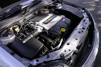 211psと30.6kgmを発する、3.2リッターV6DOHC16バルブ24バルブ「ECOTEC」ユニット