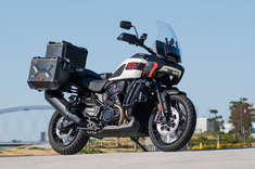 「ハーレーダビッドソン・パン アメリカ」に試乗！ 魅力的なアメリカンアドベンチャーの、数少ない欠点とは？