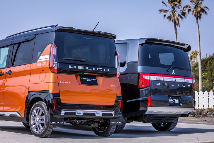 「デリカミニTプレミアム」（写真左）と「デリカD：5 P」（同右）。