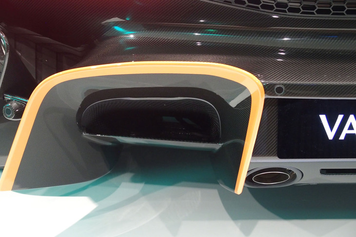 アストンマーティン・ヴァルハラ（リアアンダースポイラー）