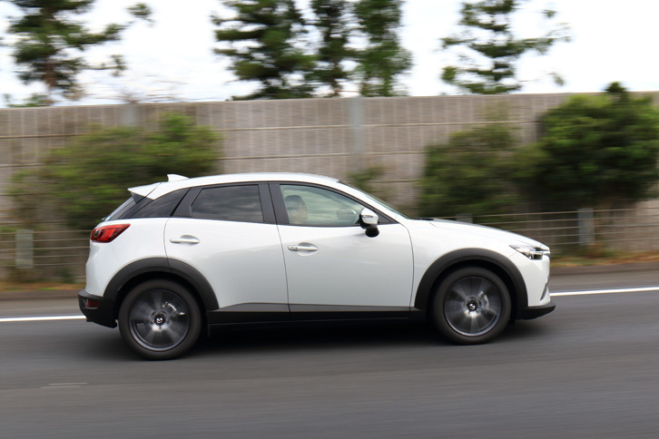 アダプティブクルーズコントロールは「20S Lパッケージ」「XD Lパッケージ」「XDプロアクティブ」の3グレードに標準装備。「20Sプロアクティブ」では有償オプションとして用意される。