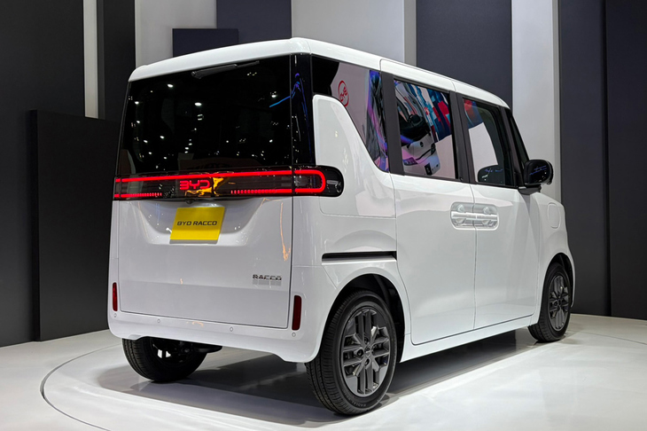 他の車種と同様、車名の「ラッコ」は海洋生物の名を拝借したものだが……。　
	ほった「どの辺がラッコなんですかね？」　
	清水「それ言ったら、『ドルフィン』や『シール』や『シーライオン7』だって、どの辺がイルカでアザラシでアシカだったのよ？」