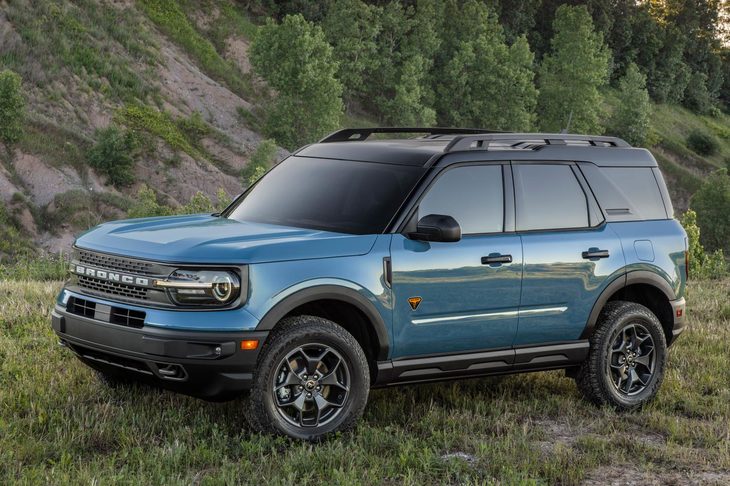 こちらのSUVは何かというと、「ブロンコ」と同時に発表された、ややカジュアル志向の「ブロンコ スポーツ」。性格の異なるSUVにもブロンコの名を冠するあたり、フォードはブロンコを単なるモデル名としてではなく、フォード内のサブブランド的な存在としたいようだ。