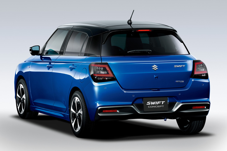 新型のリアクオータービュー。ヘッドランプまわりやリアコンビまわりなど、ボディー上部の張り出しが大きく、従来型ほど安定感を重視したデザインとはなっていない。