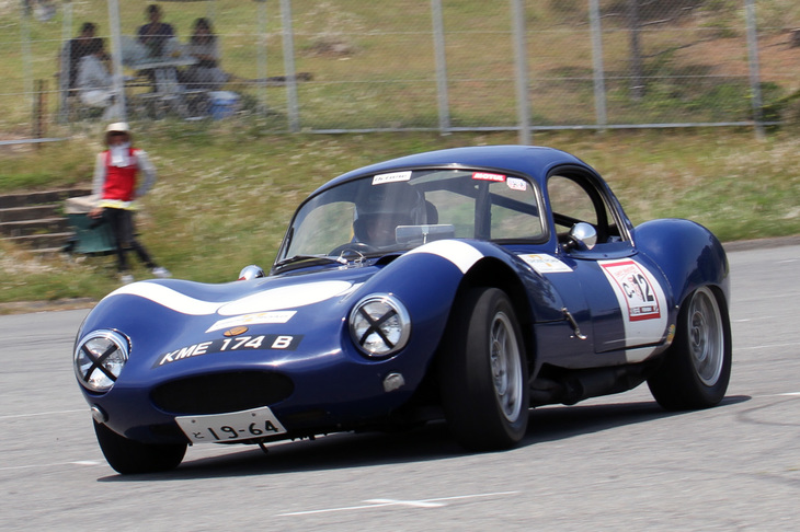 Cクラス3位の「ジネッタG4」。ちなみに1位から3位までは0.6秒以内の僅差だった。