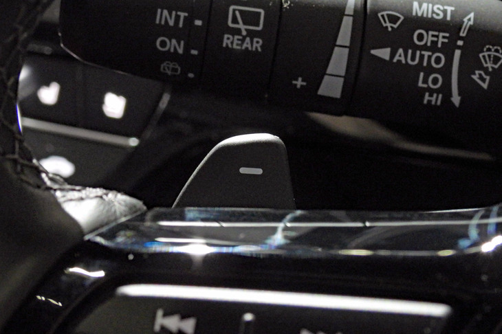 ホンダCR-V e：HEV RSブラックエディション（ステアリングパドル）