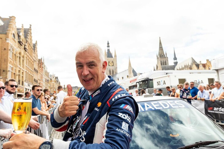 優勝決めて、まずは駆けつけ一杯。いや、だからパルクフェルメまではまだ運転が……。