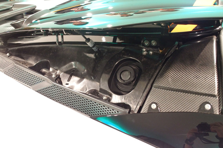 アストンマーティン・ヴァルハラ（給油口）