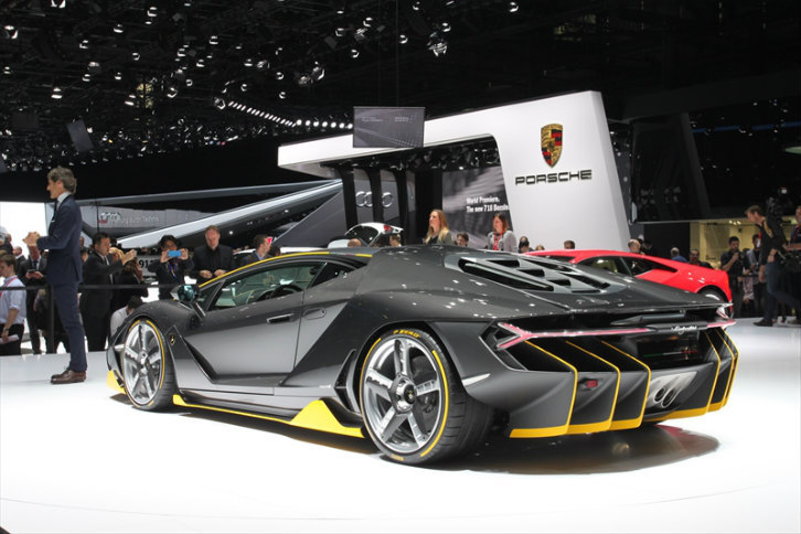 ランボルギーニ・チェンテナリオ