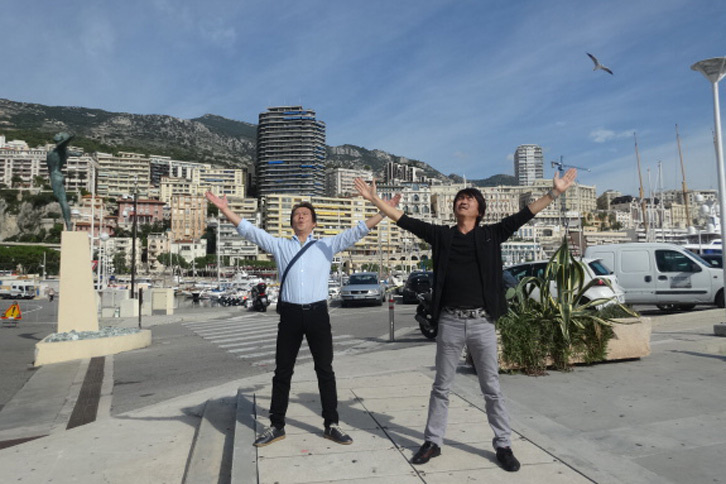 ヨーロッパ遠征での1コマ。モナコでコーナーストーンズのエノテンこと榎本 修氏と記念撮影。