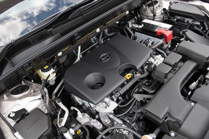 純ガソリン車に搭載される「M20A-FKS」型2リッター直4直噴エンジン。パワーユニットやドライブトレインは基本的に「RAV4」と同じだ。