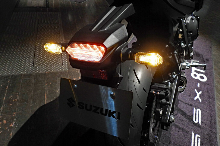 スズキGSX-8T