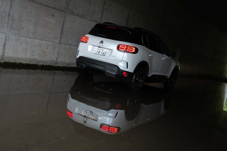 シトロエンC5エアクロスSUVシャイン