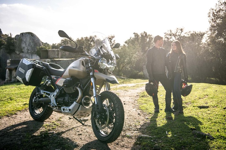 モト・グッツィV85 TTトラベル