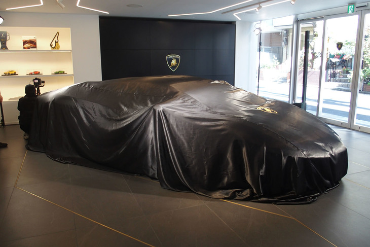 「THE LOUNGE TOKYO」のオープニングイベントの様子。