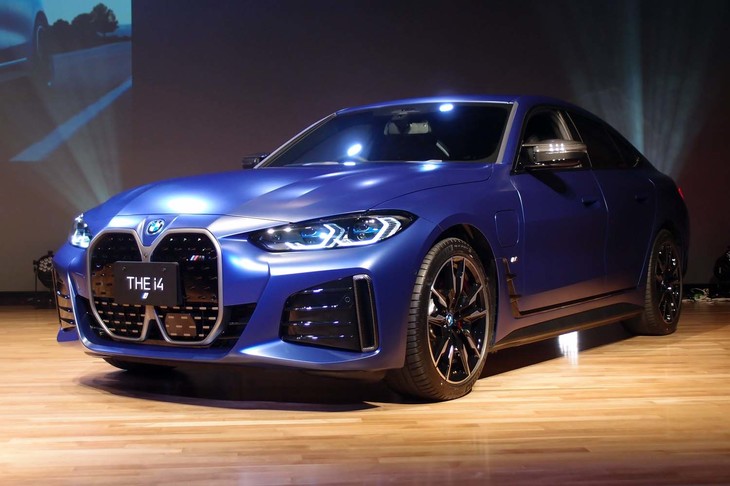 この日は「BMW 4シリーズ グランクーペ」をベースとした新型EV「i4」も発表された。