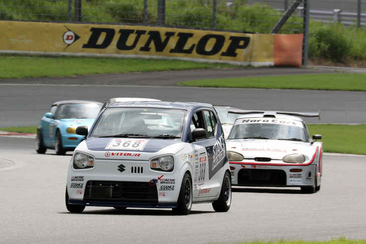 現行軽規格の自然吸気エンジンのMT車によるGP-2-Fクラスで優勝した「スタマジヴィツアー アルト」こと先代「スズキ・アルト」。