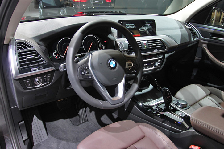 BMW X3（インテリア）