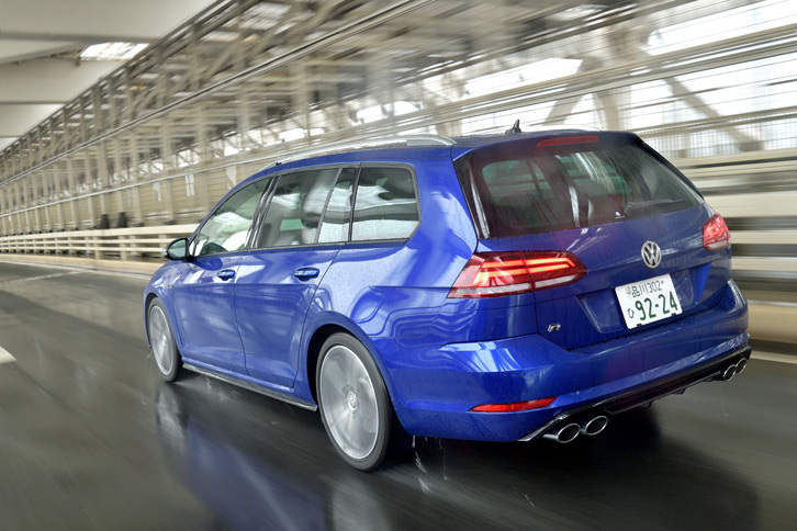 渋滞時追従支援システムのトラフィックアシストをはじめ、全車速追従機能付きACCや、レーンキープアシストシステムなどの予防安全技術が標準で装備される。