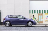 試乗車のボディーカラーはマイナーチェンジで追加設定された「ヴァイブラントヴァイオレットメタリック」。名前は長いが追加料金はかからない。