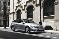 メルセデス「Rクラス」、COMANDシステムなどを追加