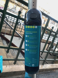 大抵の機種は、ステムの部分に使用説明が記されている。