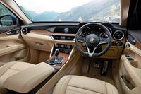 「ステルヴィオ2.0ターボQ4ラグジュアリーパッケージ」