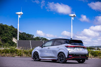 「ノート オーラNISMO」のボディーサイズは全長×全幅×全高＝4125×1735×1505mm。外寸はベースとなった「ノート オーラ」よりも全長が80mm長く、全高が20mm低い設定になっている。