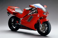 ホンダの高性能バイクといえば、楕円（だえん）形のピストンを採用した「NR」（1992年）を思い出すファンも多いはず。520万円という価格ともども二輪史に名を刻むモデルだけに、いずれはリフレッシュプランの対象になるかもしれない。