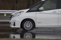 雪上も走れる夏タイヤ「ミシュラン・クロスクライメート」登場の画像