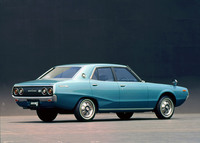 1972年「日産スカイライン2000GT」。マットブラックのリアガーニッシュは、当時のスポーティーカーの間ではよく見られる意匠だった。