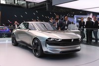 【パリモーターショー2018】プジョー、往年の「504クーペ」がモチーフのEVを発表