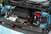 最高出力218ps／最大トルク340Nmを発生するパワーユニット。標準車と比べ、それぞれ68psと20Nmアップしている。