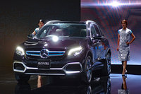 メルセデス・ベンツが2019年の東京モーターショーに出展した「GLC F-CELL」。2018年秋に量産が開始されたモデルで、日本では2020年中ごろのリース販売開始が予定されている。