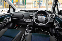 「ヴィッツF“LED Edition”」のインテリア。