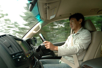 自動車ジャーナリストの森口将之（M）