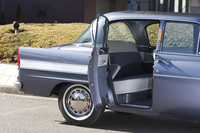 当時のクラウンは前後共にベンチシートで、6人乗りの設計だった。