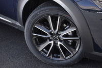 テスト車の「CX-3 XDツーリング Lパッケージ」に装着される、10スポークの18インチアルミホイール。