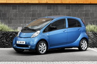 「三菱i-MiEV」のプジョー版「イオン」。