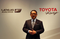 昨年に続き、今年も豊田章男社長が登壇。身ぶり手ぶりを交え、モータースポーツへの思いを熱く語った。
    