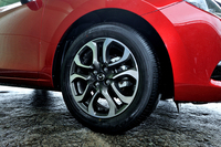 「XDツーリング Lパッケージ」のタイヤサイズは185/60R16。