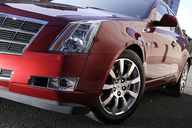 【スペック】全長×全幅×全高＝4870×1850×1470mm／ホイールベース＝2880mm／車重＝1810kg／駆動方式＝FR／3.6リッターV6DOHC24バルブ（311ps/6400rpm、38.1kgm/5200rpm）／価格＝620.0万円（テスト車＝同じ）
